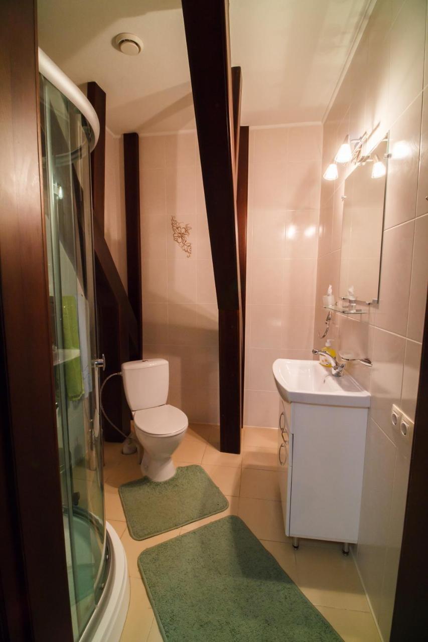Hotel On Khmelnytskogo 8 Kharkiv Bagian luar foto